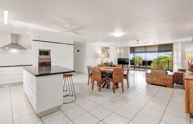 Roydon Beachfront Apartments - Photo 20