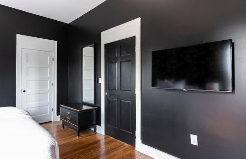 Bourbon Suites -Foodies -Bourbon -2 Living Rooms - Foto 23