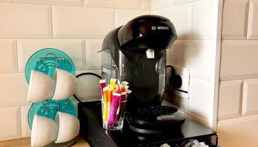 Near Port & City - Private Parking & Breakfast - Full apartment - Foto 2