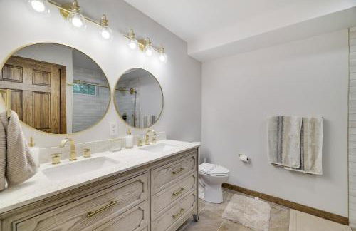 Whiskey Pines Retreat! Single Level Home, Outdoor Firepit, AC, BBQ! Sleeps 9 in Lake Harmony! - Foto 26