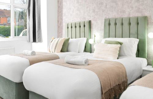 Stylish Five Bedroom House - Parking - Terrace - Fast Wi-Fi 974P - Foto 22