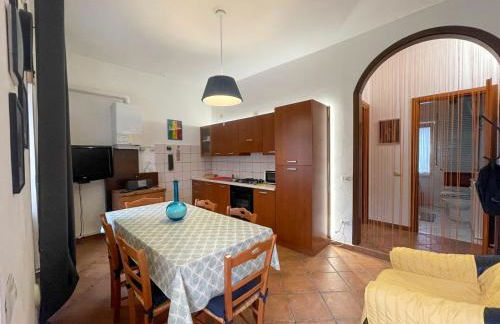 Breaking Bed - Photo 2