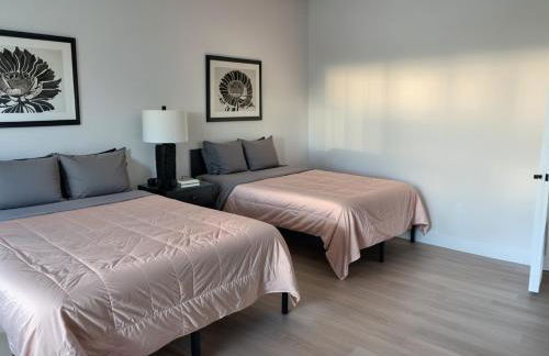 Stay in Style Hollywood Residences with Free Parking - Foto 18