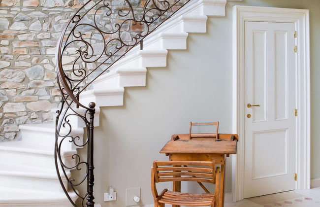 Majestic Villa With Pool and Sauna - Photo 2