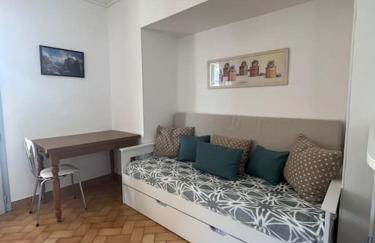 Appartement les Mésanges en rez de jardin -terrasse-2 chambres-parking - Foto 1