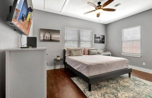 Vibrant Vacation Escape with Fast WIFI and KING BED Close to Downtown Houston! - Foto 7