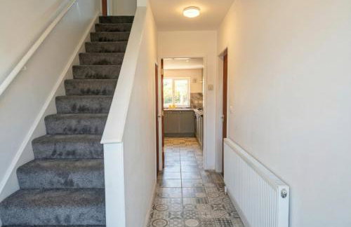 Family-Friendly Detached House Near Leeds and Bradford with Garden - Foto 15