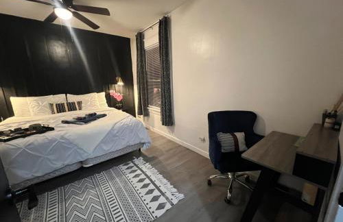 3-Minute JBLM Spacious & Cozy 4BR 2BTH Huge Yard - Foto 8