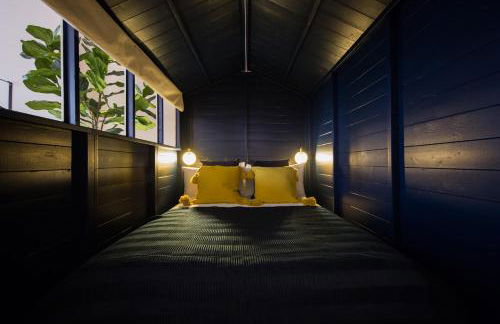Shoreditch Loft w 100inch Cinema, Premium Mattress & Hammock, by the Design Traveller - Foto 7