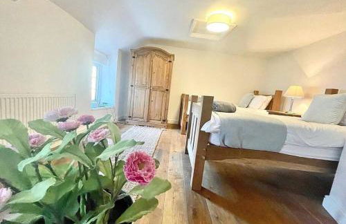 *Brecon Beacons,Log Burner, hot tub Dogs Welcome* - Photo 23