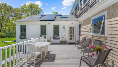 Bright and Cozy with Patio Grill and near the Beach and Golf - Photo 3
