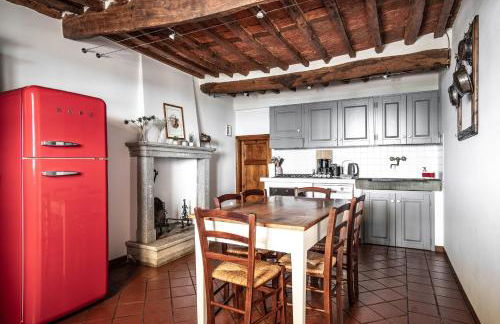 Casale rinnovato immerso nella campagna con splendida piscina privata - Foto 19