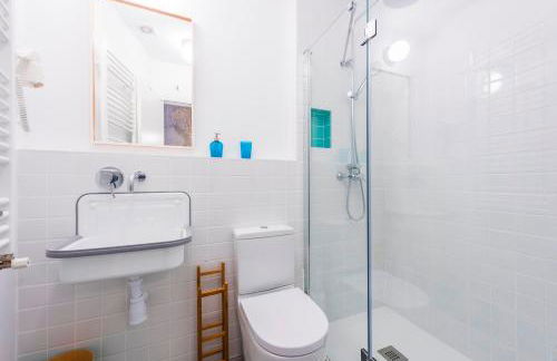 Be Mate Gran Vía Suites - Photo 26