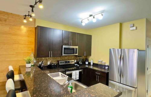 Luxury Condo with Pool and Jacuzzi - Photo 2