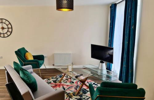 Cute 3 Bedroom House Near Etihad Stadium and CoOp arena with parking - Foto 3