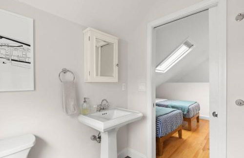 Retreat by the Hot Tub & Fire Pit, Dog-Friendly! - Foto 29