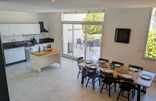 ColorChic 3 étoiles - Parking Privé Terrasse Clim - 120m2 Plein centre - Foto 12