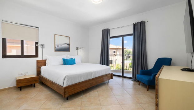 4BR Villa Gold Coast w Pool - Foto 5, Habitación