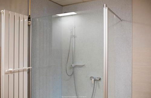 Große & voll ausgestattete Apartments, Studios, Doppelzimmer, Workspace, Parkplatz, Netflix, Prime & schnelles Wifi in ruhiger Lage mit Garten - Foto 50