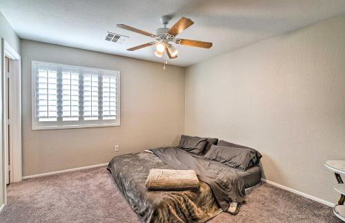 Stylish House with Patio, 8 Mi to Vegas Strip! - Photo 14