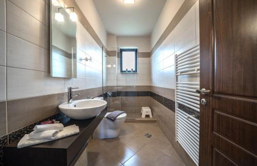 Villa Florentina at Chania Suburbs With Private Pool and BBQ - Photo 34