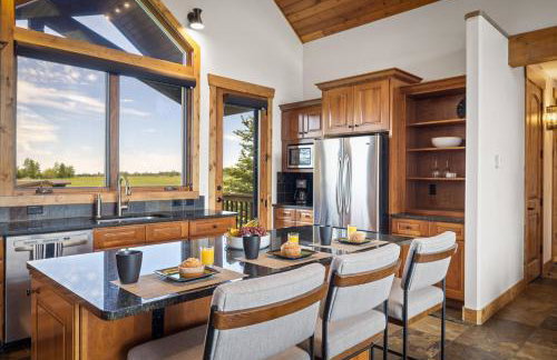 Teton Melody by KABINO Partial Air Conditioning Hot Tub FirePit Foosball Telescope Games WiFi Grill Mtn Views - Foto 14