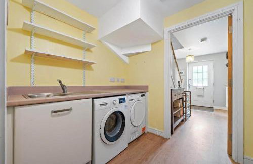 Modern Townhouse in Penryn with Private Parking - Foto 23