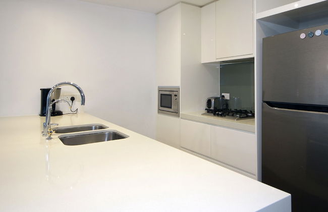 3 Bedroom Apartment in D1 Tower - Photo 6