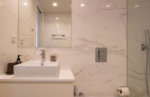 Gaia Elegant Apartment with Patio by LovelyStay - Foto 46