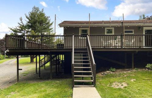 Haven Retreat in Catskills w Hot Tub & Bar Hall - Foto 41