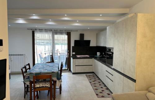 Beautiful Apartment with Swimming Pool - Photo 8