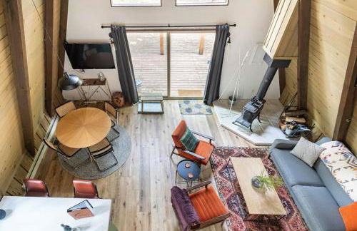 Dogwood Peak Mid-Century A-Frame with AC Style - Foto 26