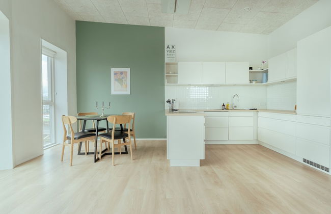 Delightful 2 Bedroom Apt | Balcony | Parking - Foto 7