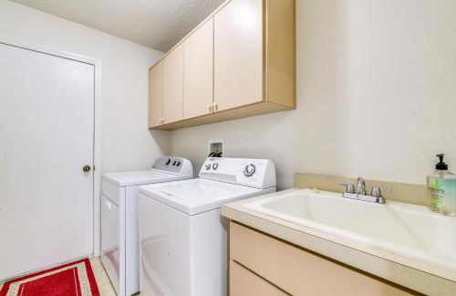 Family-Friendly Spring Hill Vacation Home with Lanai - Foto 24