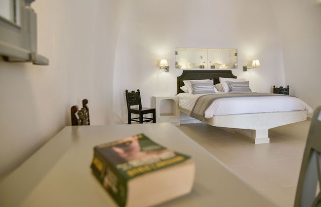 Karpimo Horizon - Caldera View with private hot tub - Photo 2