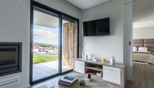 Vila Vicente Jacuzzi, Sauna and Parking - Photo 3