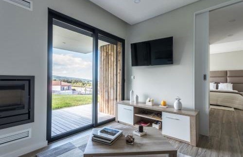 Vila Vicente Jacuzzi, Sauna and Parking - Photo 3