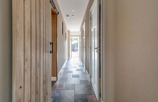 Stylish Farmhouse With Spa Tub - Foto 22