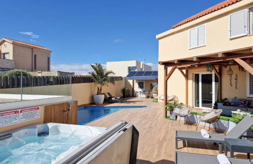 La Casa de Playa - piscina y jacuzzi a 50m del mar - Foto 19