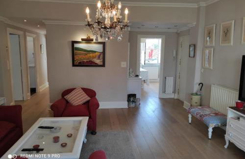 Acogedor piso de 3 habitaciones cerca del metro - Foto 3