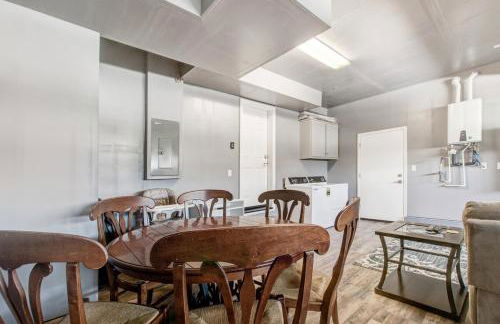 Game Night Meets Wine Country Elegance - Foto 27