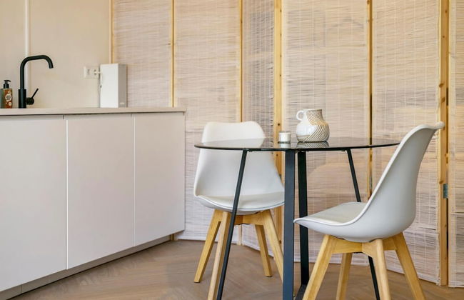 Shared Garden Apartment Retreat - Photo 27