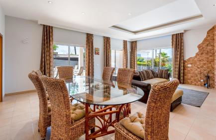 Bright 3BDR House with Pool by Lovelystay - Foto 7