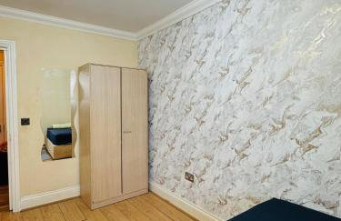 Charming 2 Bedroom Flat with Urban Views - Foto 19