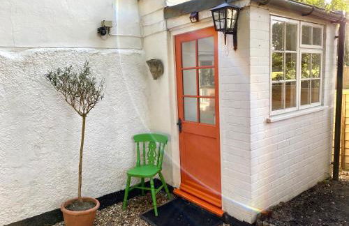 Holly Tree Cottage - 3 bedrooms and large garden with optional glamping double outside - Foto 30