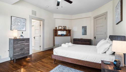 Carriage Manor - Sun Soaked 1BR - Close to CCF - Foto 3