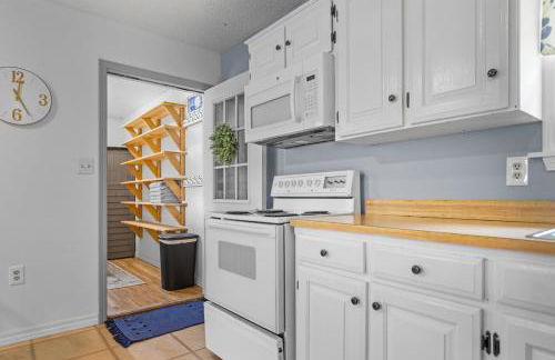 The Cottage on Abbey- Relaxing Summer Getaway in Harrison - Foto 15