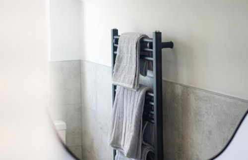 Stylish 2 Bedroom Cottage With Hot Tub And Parking - Foto 21