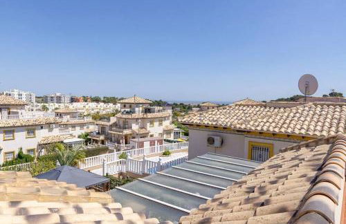 Casa Lilly-Rose, a beautiful 3 bedroom detached villa a short walk to the Villamartin Plaza & Golf course - Foto 53