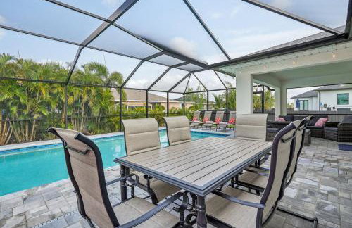 Cape House - 4 BR - Pool - Fire Pit - Private Backyard - Foto 24
